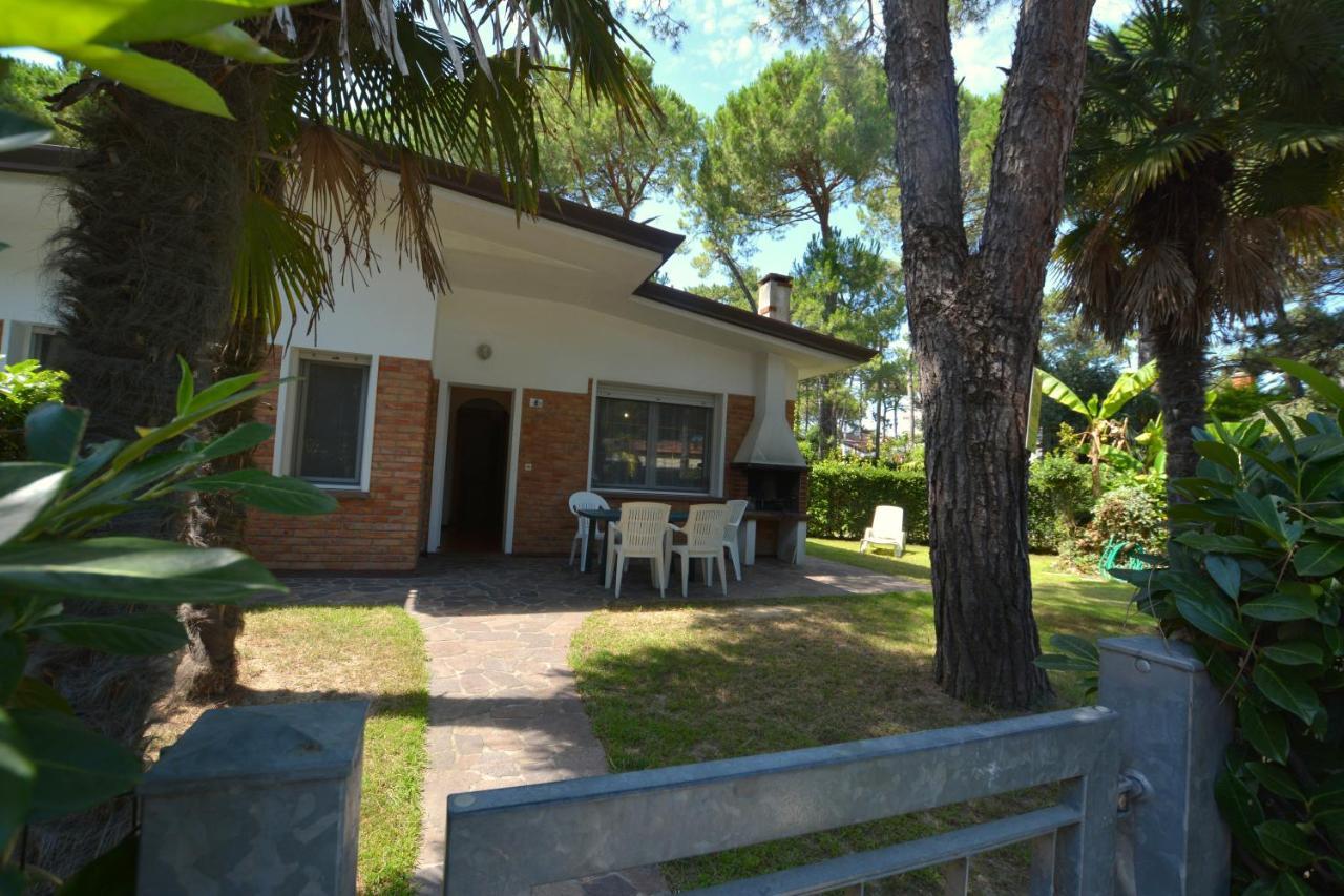 Villa A Lignano Con 2 Camere E Giardino 利尼亚诺萨比亚多罗 外观 照片