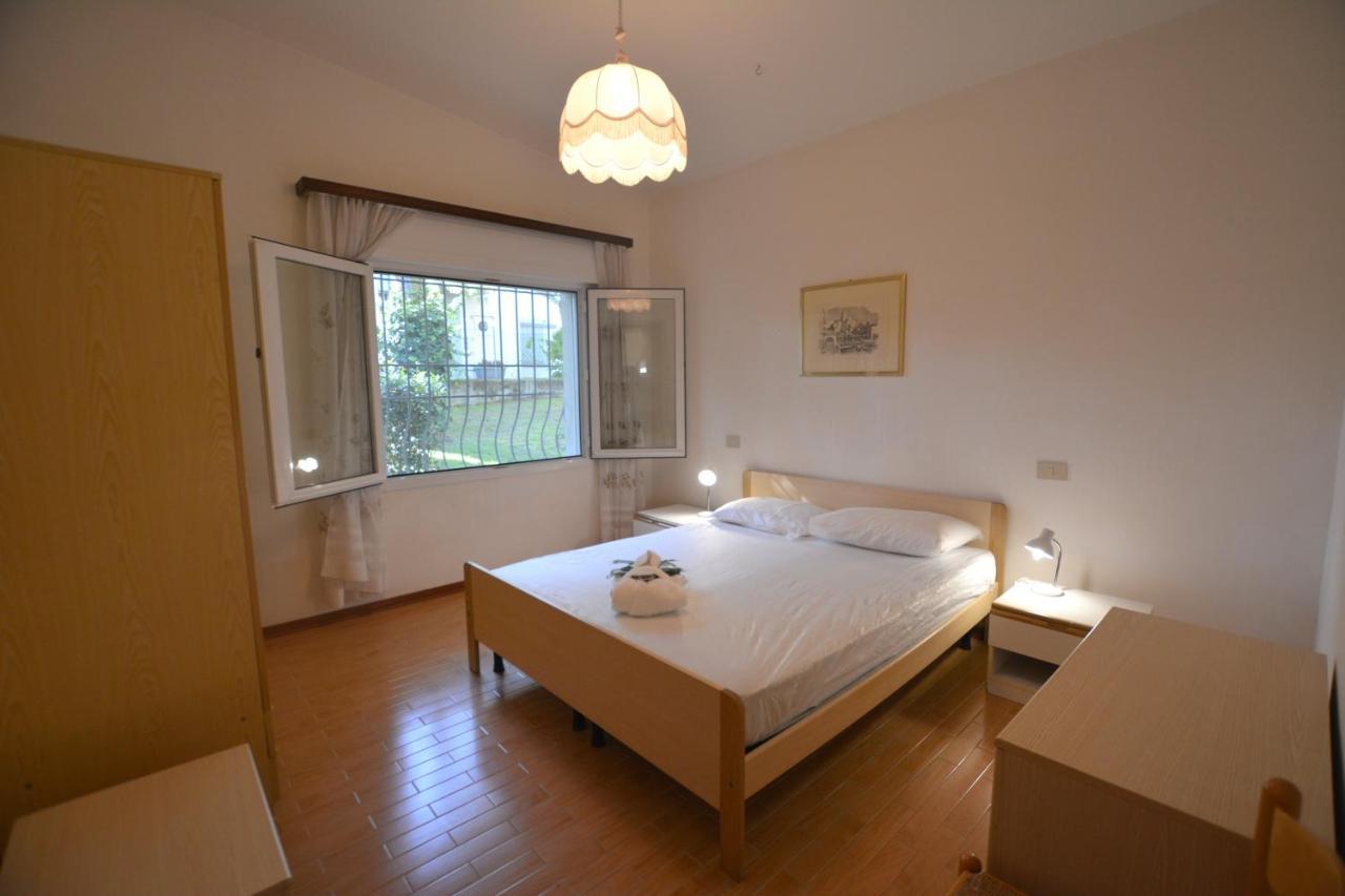 Villa A Lignano Con 2 Camere E Giardino 利尼亚诺萨比亚多罗 外观 照片
