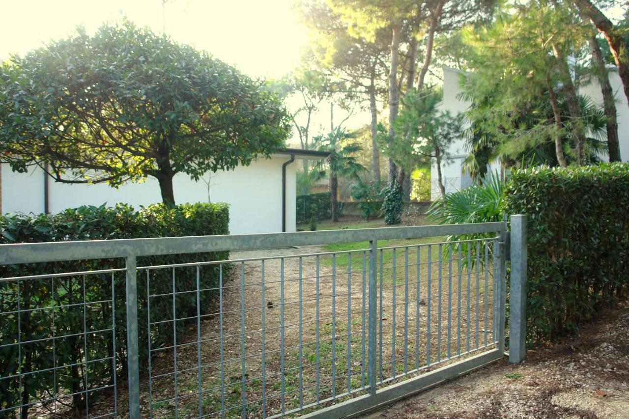 Villa A Lignano Con 2 Camere E Giardino 利尼亚诺萨比亚多罗 外观 照片